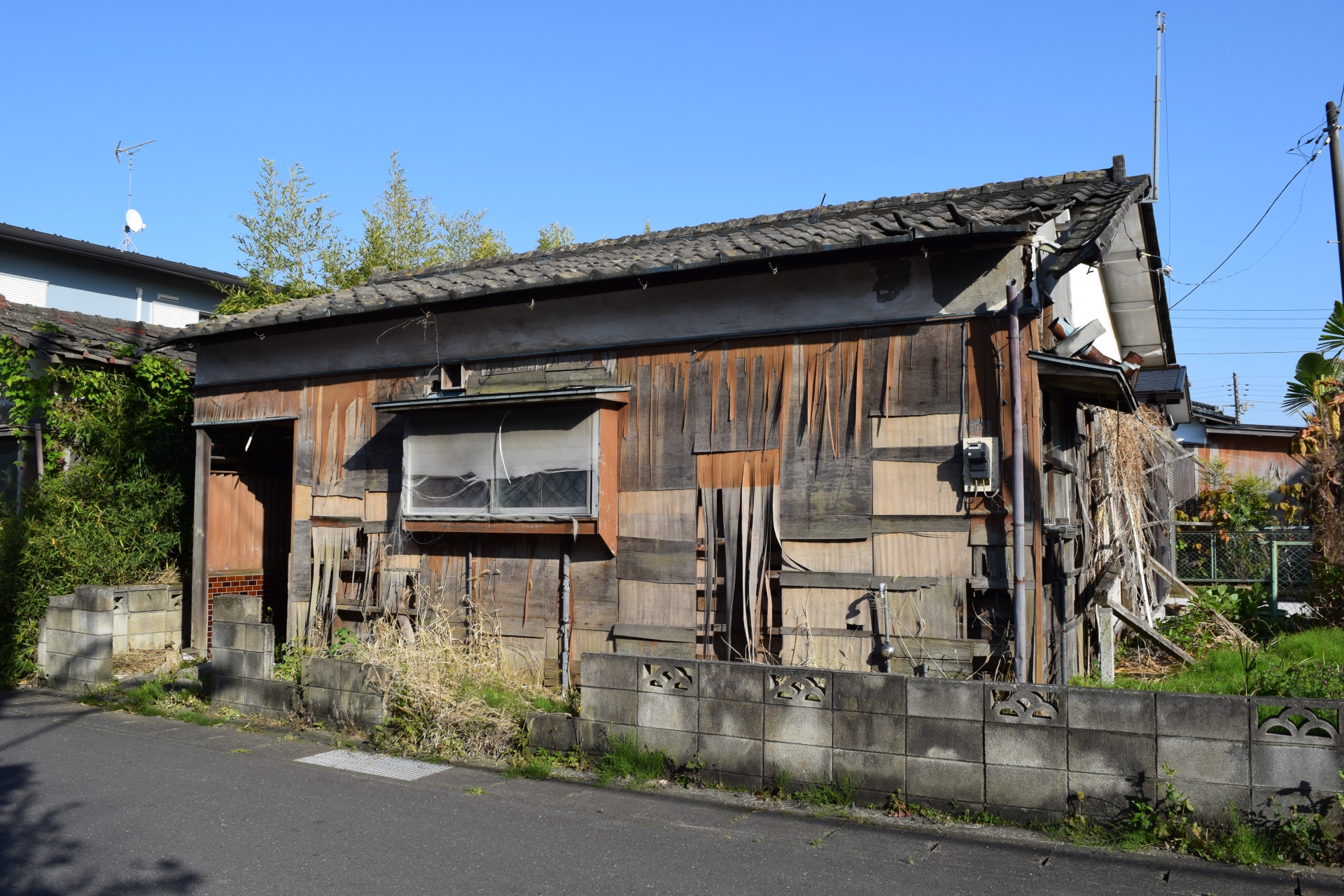 空き家放置の深刻なリスクと対策|法的責任から経済損失まで完全解説