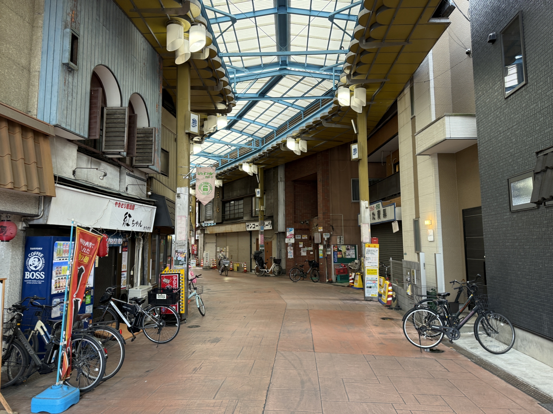 荒川区の街並みと民泊物件
